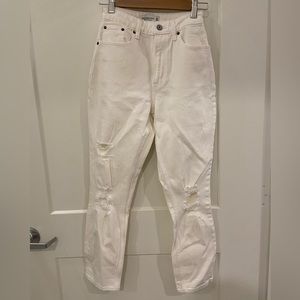 Abercrombie Curve Love High Rise Mom Jeans (white, size 24/00)